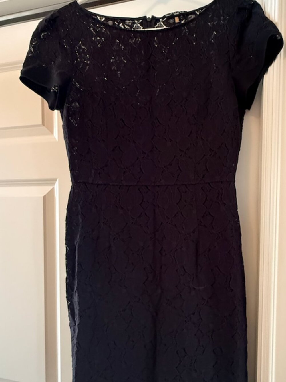 Elie Tahari Black Lace Sheath Dress Size 8 Elegant Cocktail Career